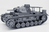 Panzerbefehlswagen III Ausf. E, Modell in grau, detailreiche Darstellung des Kommandopanzers mit Winterketten.