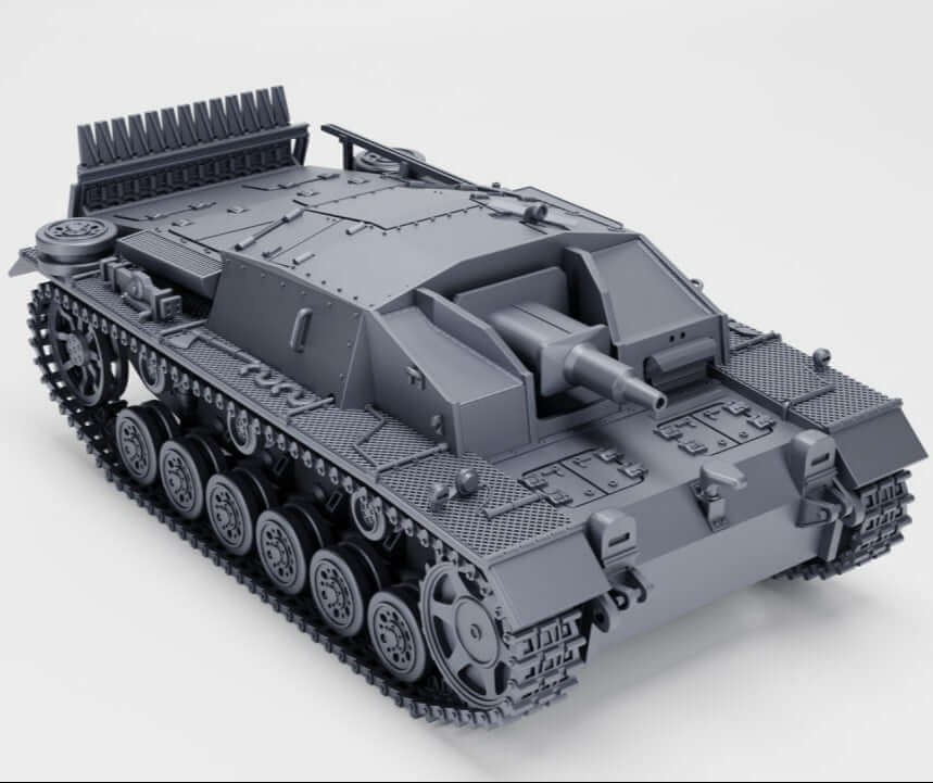 Sturmgeschütz III Ausf. D Modell in Grau mit Panzerabwehrkanone und Kettenantrieb.