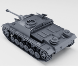 Sturmgeschütz III Ausf. G (Spätversion) in Grau, detaillierte Ansicht von oben, mit Charakteristiken der Ausführung.