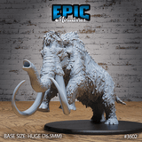 Frontansicht des angreifenden Mammuts: Detailreiche Miniaturfigur für Tabletop Game