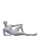 3D Druck Miniatur eines Mannes in Badehose der liegt